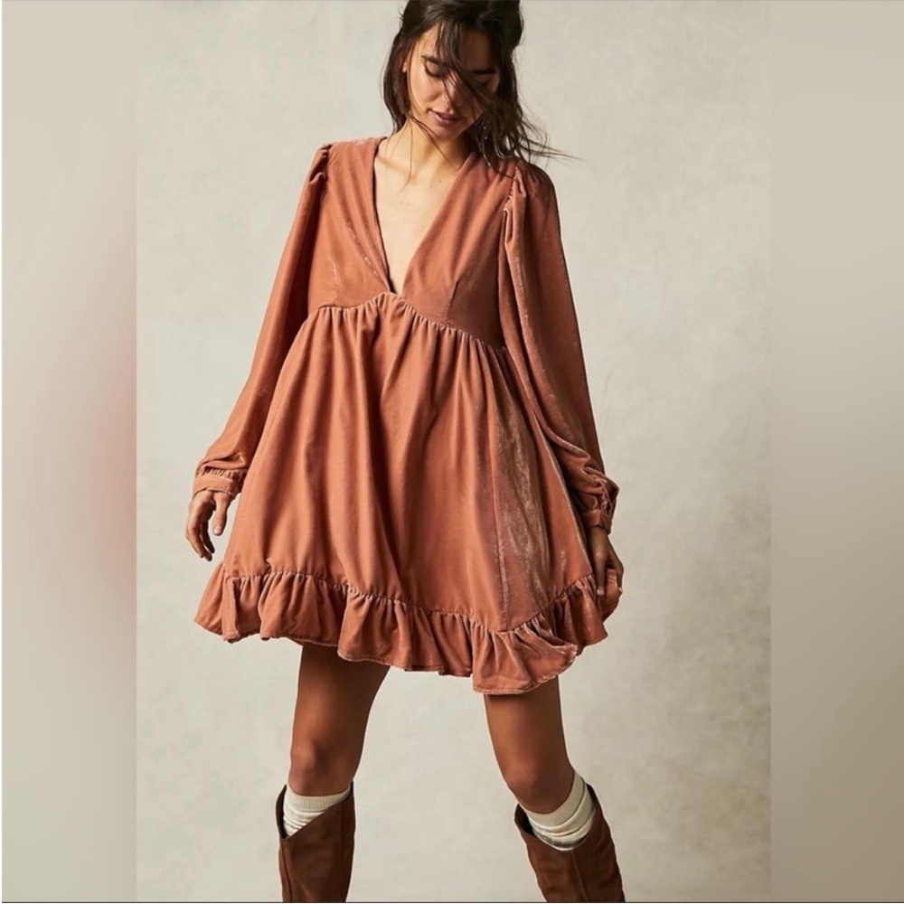 Estella Velvet mini dress. New with tags.